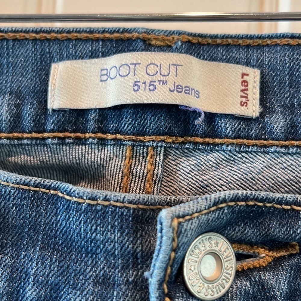 Levi’s 515 bootcut with rare R tag medium wash size 6 Long - Picture 2 of 13